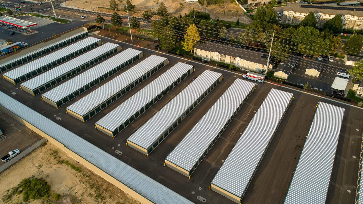 Vue aérienne d'un espace de self-stockage
